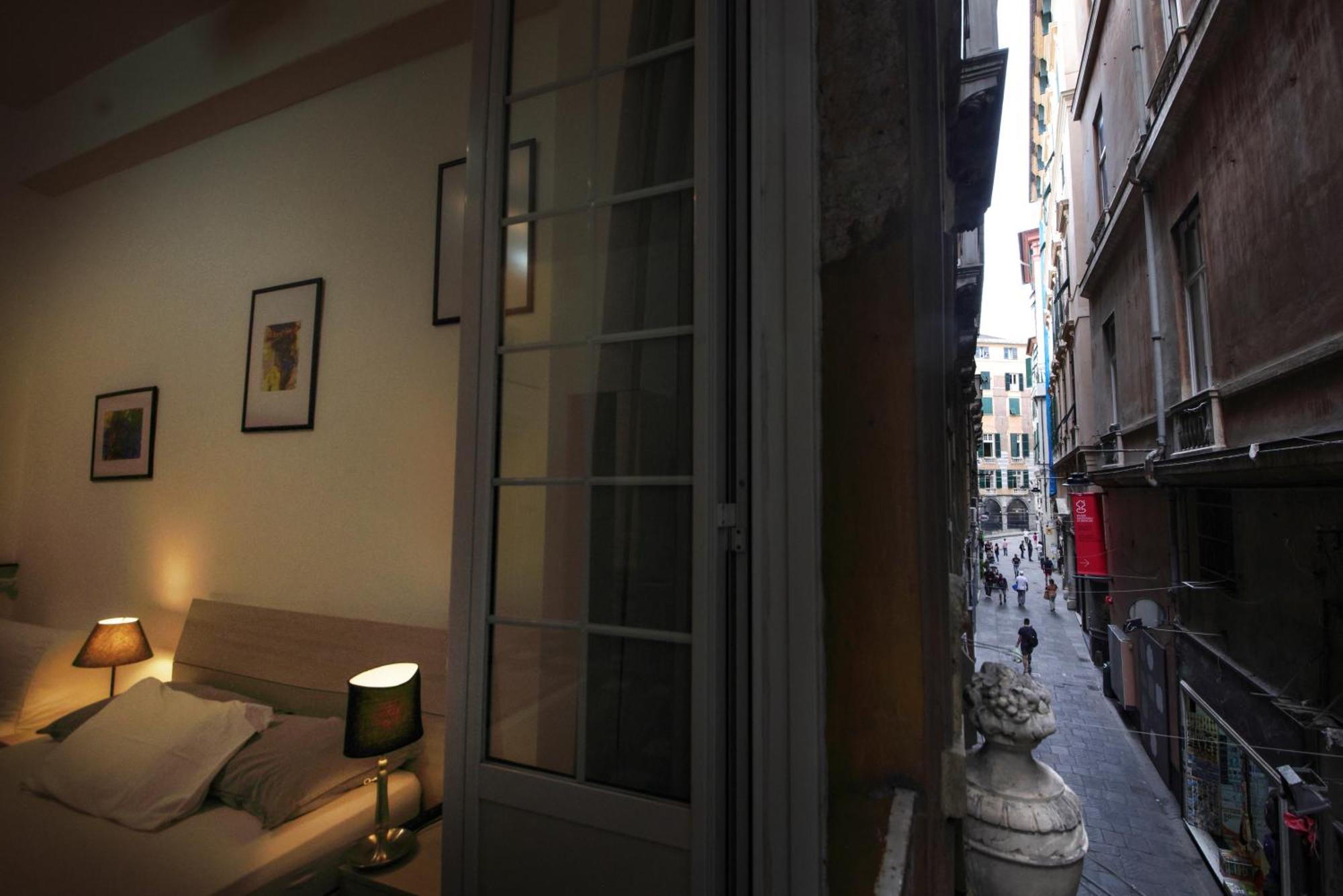 Nik Rooms Genoa Luaran gambar