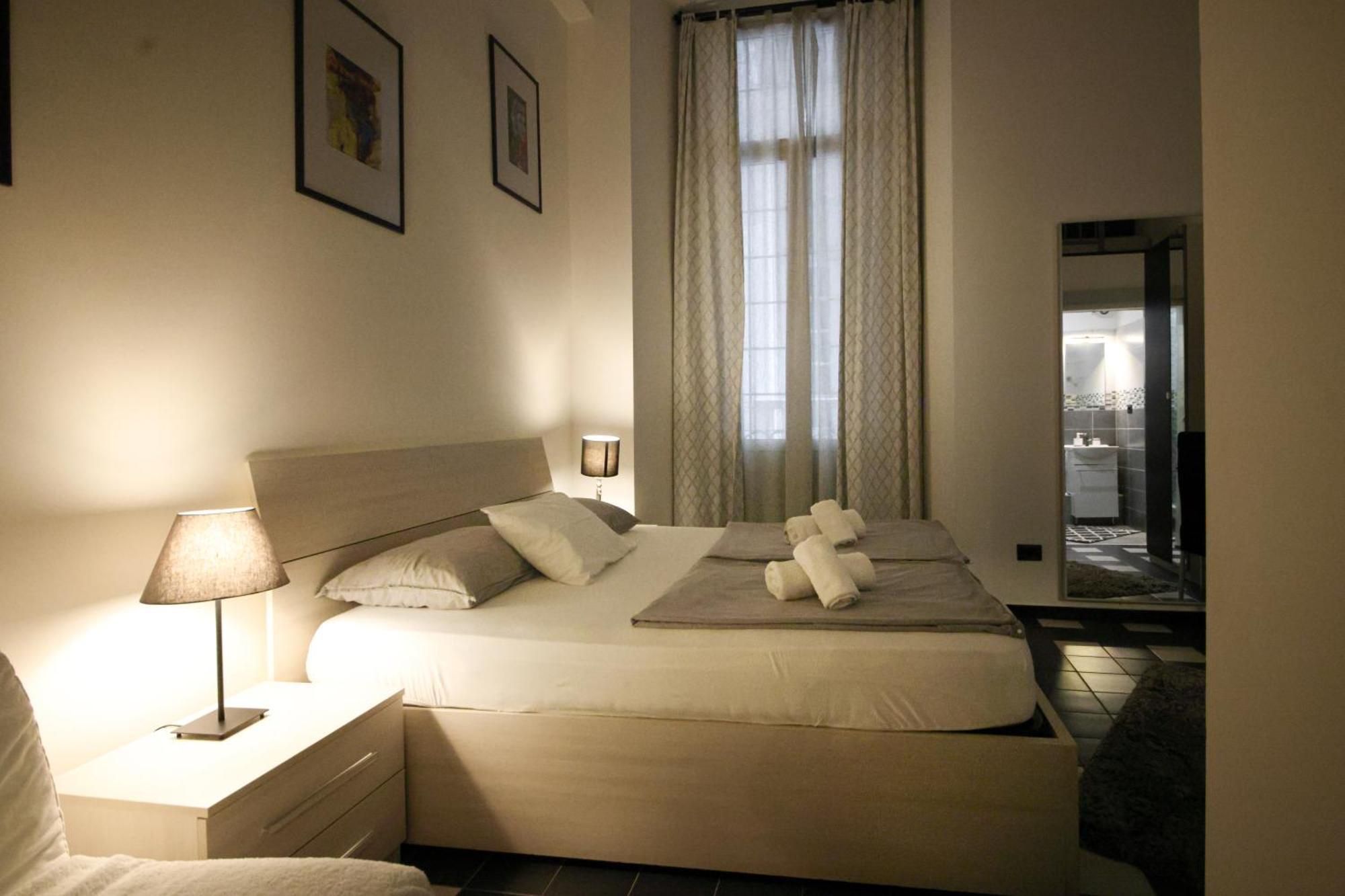 Nik Rooms Genoa Luaran gambar