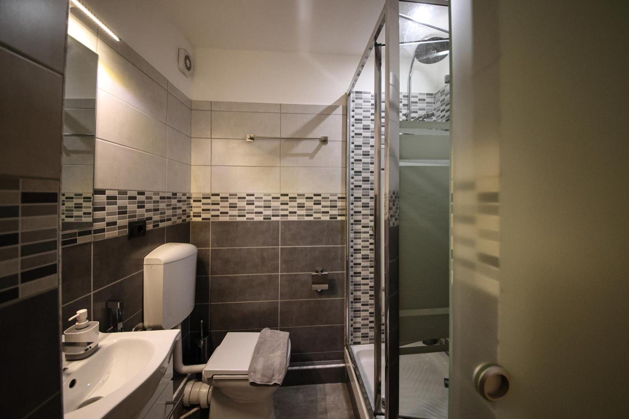 Nik Rooms Genoa Luaran gambar