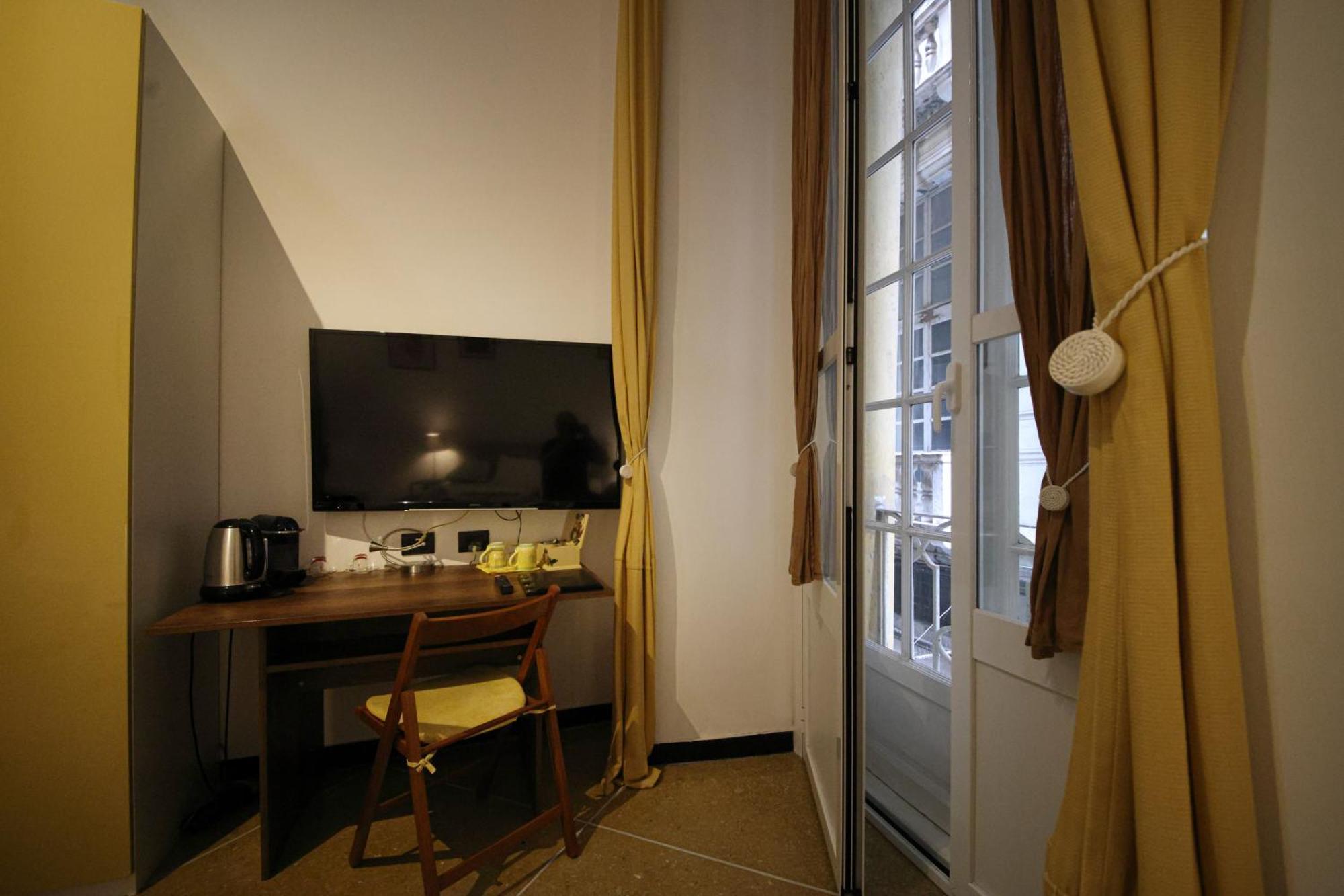 Nik Rooms Genoa Luaran gambar