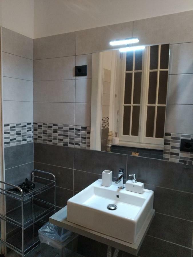 Nik Rooms Genoa Luaran gambar